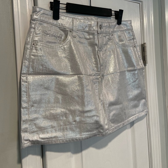 NWT Old Navy Size 12 Silver Shine Metallic Zip Stretch Denim A Line Mini Skirt - Picture 4 of 12